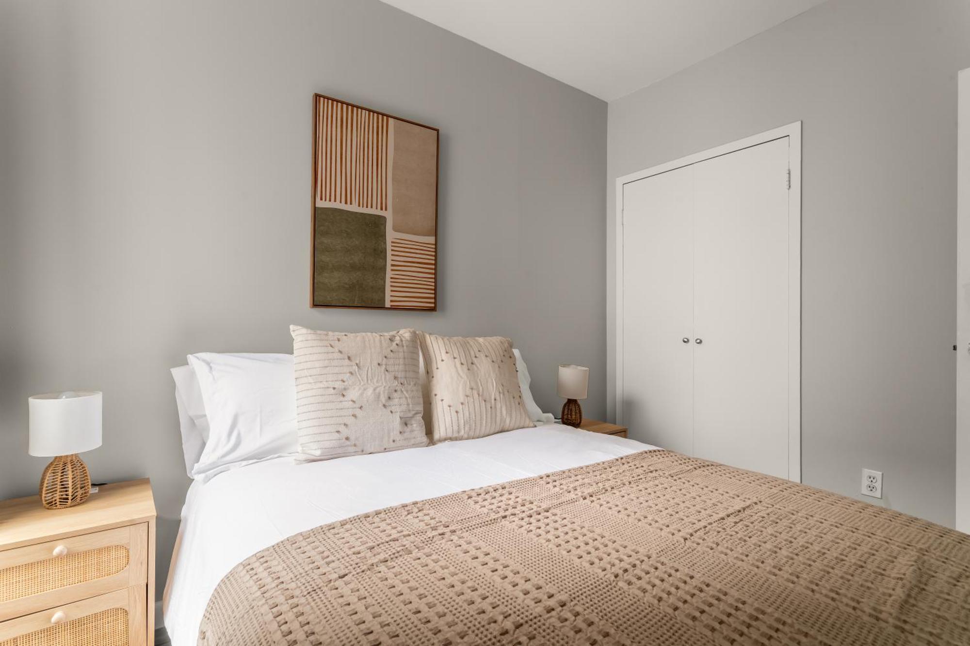 Apartment Stunning 3-bedroom In The Heart Of East Village Manhattan! *